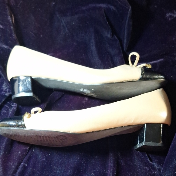 Tahari Cream and Black Flats Timeless Elegance - Picture 8 of 16